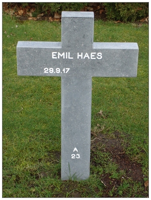 Vzfw. Emil Haes - Grab A 23 - 1914-1918 Ysselsteyn - by Fred Munckhof
