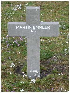 Lt. Martin Emmler - Grab B 30 - 1914-1918 Ysselsteyn - by Fred Munckhof