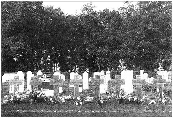 Cemetery Diever - 8 graves - 1943-1945