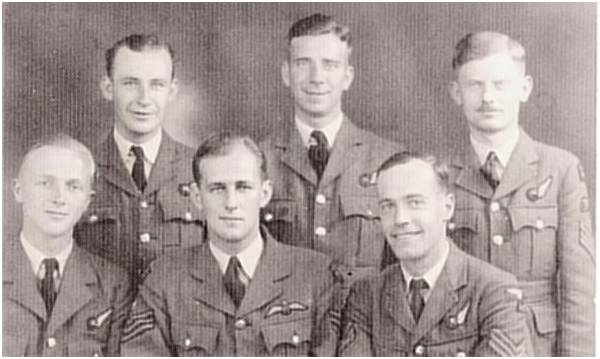 Crew Moresby - 1945