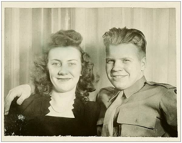 36043613 - O-682761 - 2nd Lt. John W. Baber with wife (Rosemary)