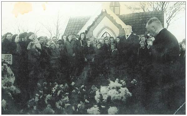 Kallenkote Cemetery Ceremony - likely before 1950
