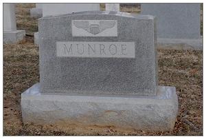 Memorial MUNROE - rear