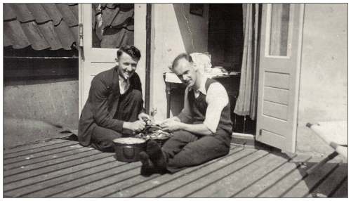 Paddy Coyne and Bill Cottam peeling potatoes at Simon de Cock's house